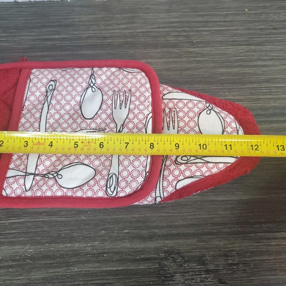 JCP Home Red Potholders Fork & Spoon Design Set Of 2, Holder And Oven Mitt NEW‎